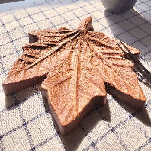 木城工坊 原木楓葉造型茶點盤-道格拉斯楓