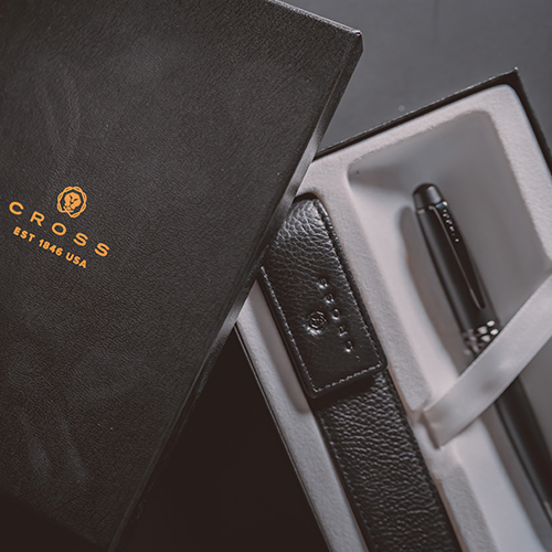 【4/23~6/30畢業季限定75折】CROSS Bailey貝禮系列啞光黑鋼珠筆+真皮筆套禮盒(黑)