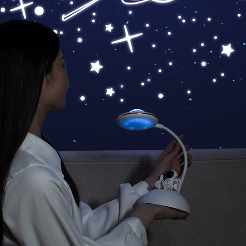 家居生活雜貨舖 太空人投影檯燈 支架款-白色