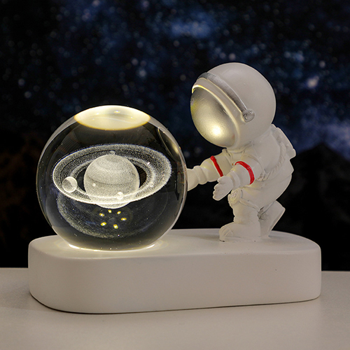 創意小物館 摯愛太空人水晶球小夜燈 土星