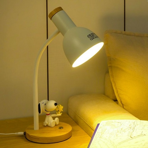 【4/27~5/3精選品牌9折優惠】InfoThink 史努比系列USB桌燈/檯燈