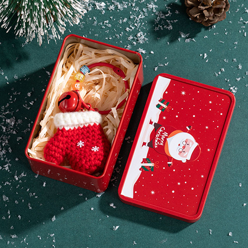 【11/4~12/31聖誕商品B2B優惠】創意小物館 聖誕風隨身毛線吊飾 手套-紅鐵盒