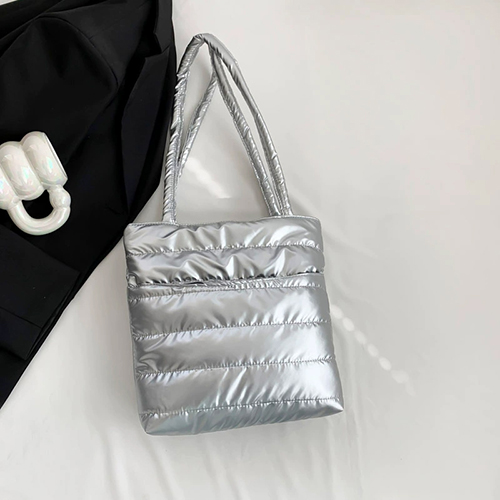 【11/4~12/31聖誕商品B2B優惠】家居生活雜貨舖 休閒鋪棉肩背包 銀色