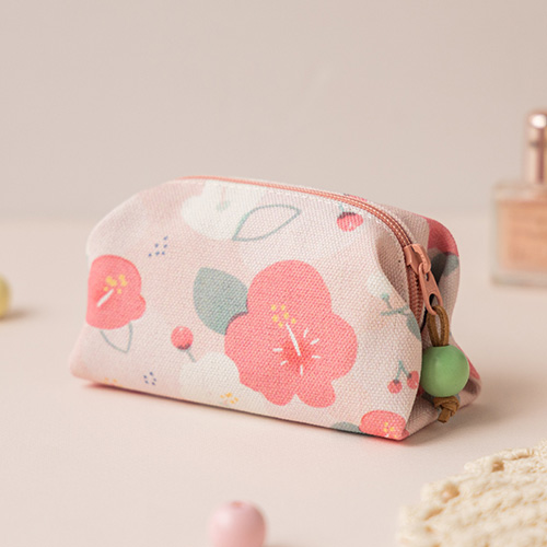 好感良物 softliving 
小方包-朱槿