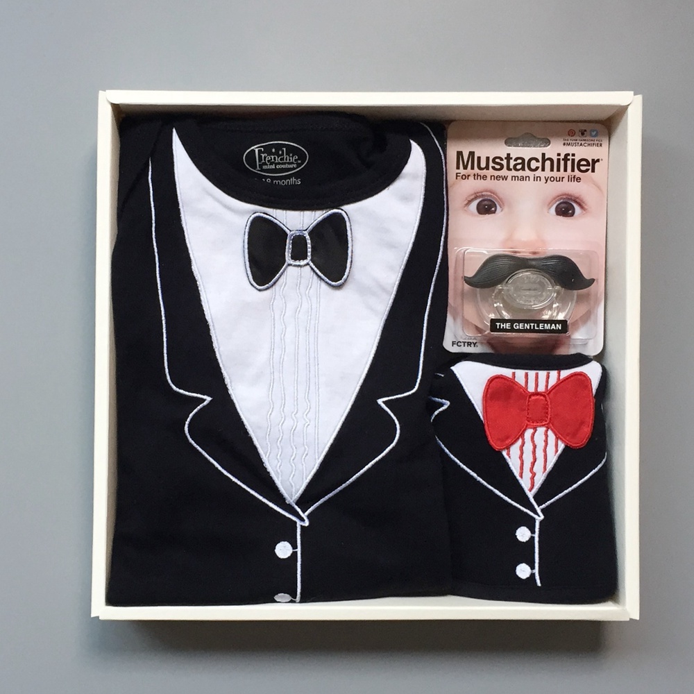 美國FMC X Hipsterkid 男嬰禮盒組 - 李傲納多宴會版 (連身衣+圍兜+奶嘴) 長袖連身衣 (3個月)