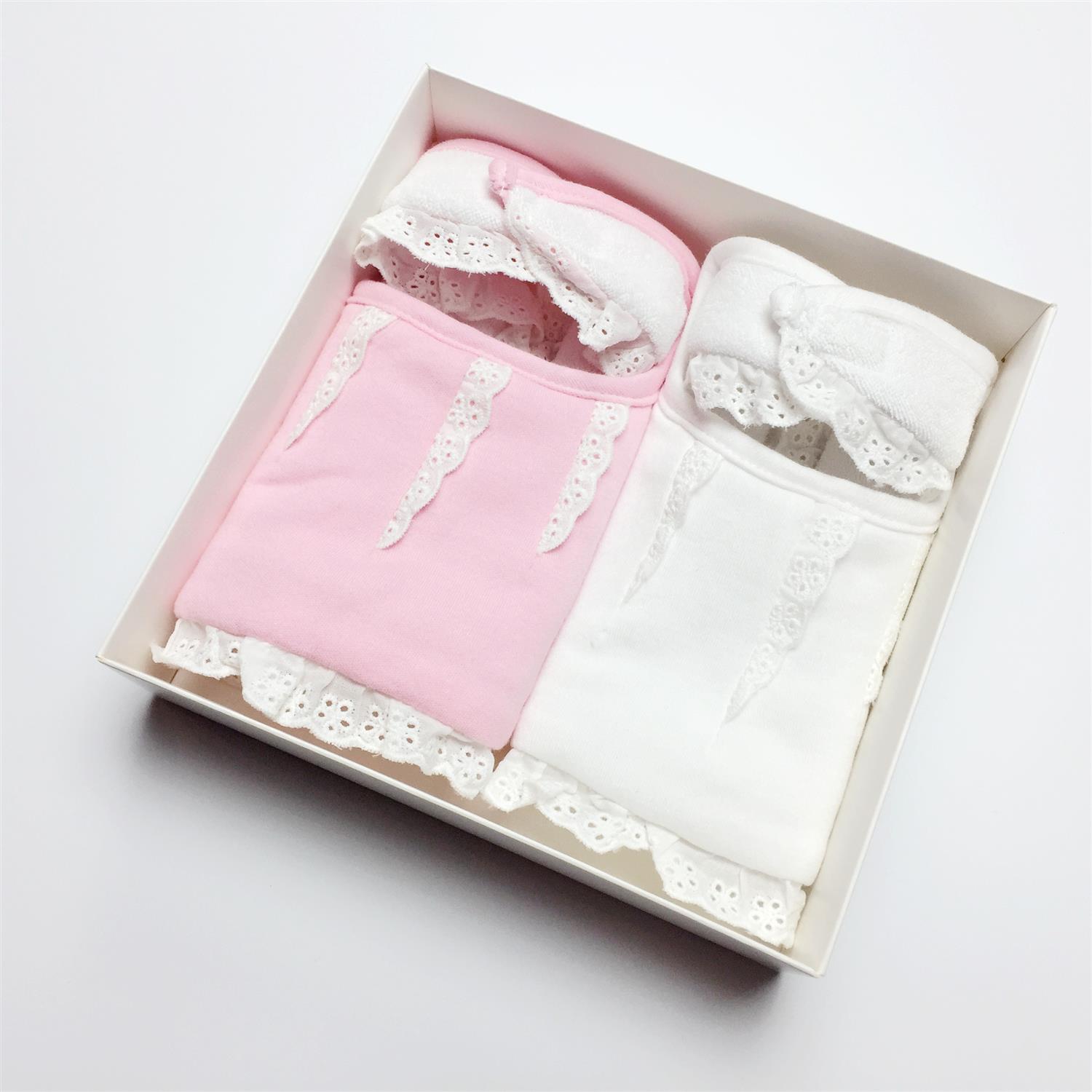 美國Frenchie MC 女嬰禮盒 - 小公主蕾絲圍兜2件 (台灣限定色)