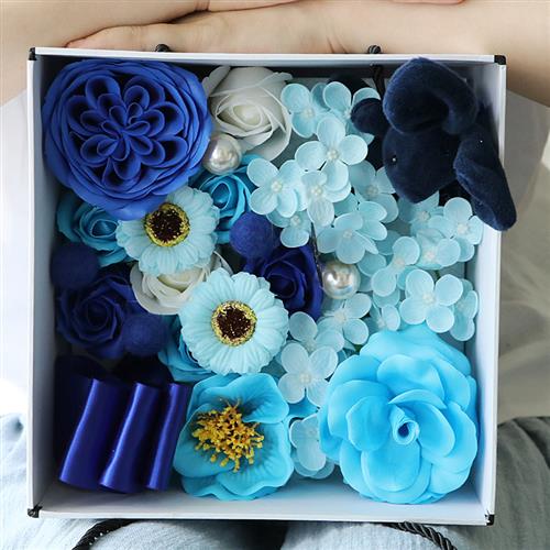 創意小物館 玫瑰花皂手提禮盒-藍小兔