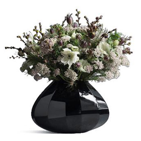 丹麥 Georg Jensen Facet Vase in Medium 黑色折影 玻璃花瓶 中尺寸，Rikke Hagen 蕾琪 哈根 設計