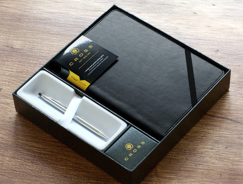 【可雷雕】美國 CROSS 世紀經典系列 亮鉻原子筆+黑色筆記本 禮盒組