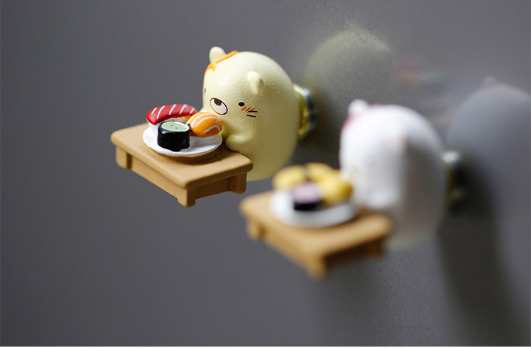 創意小物館 萌萌生物吃壽司磁鐵 白色小生物
