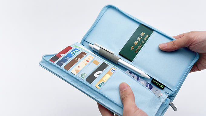 多層收納袋，有條理的收納外幣/單據/信用卡，分類清楚，拿取便利