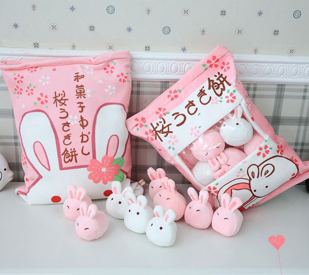 家居生活雜貨舖 甜蜜和菓子毛絨抱枕-櫻花兔兔