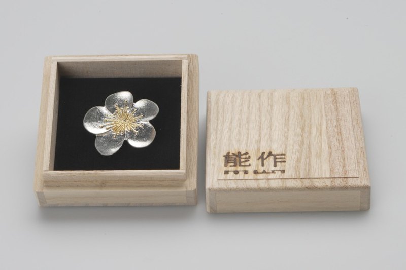 日本能作 純錫胸花 水仙