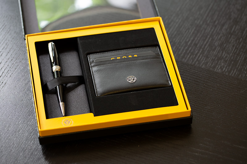 【可雷雕】美國 CROSS Bailey 貝禮系列 黑法瑯原子筆+黑色證件卡夾禮盒