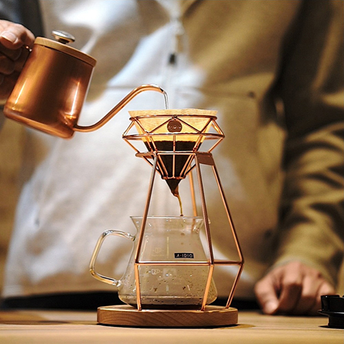 鑽石手沖咖啡組獲得2019年金點設計獎(產品設計)。