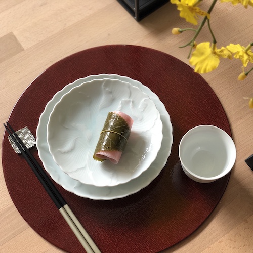 日本 青白瓷牡丹彫 賞美堂圓盤組