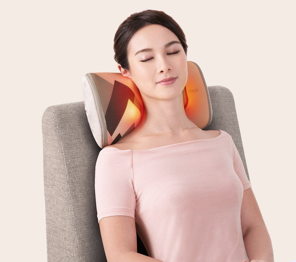 【舒緩的溫熱功能】
3D巧摩枕的溫熱功能可促進血液循環，舒緩頸肩痠痛和緊繃感，讓您按摩後恢復精神並充滿活力。
