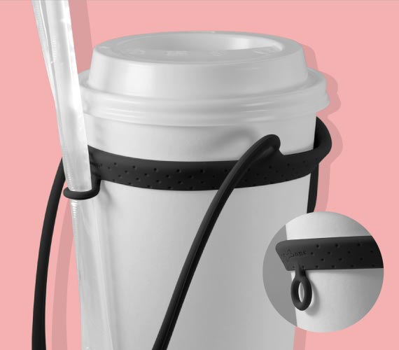 吸管環設計，粗細都套牢｜ 貼心吸管環設計，便利攜帶好收納。因矽膠彈力特性，粗吸管/細吸管都可牢牢套住。