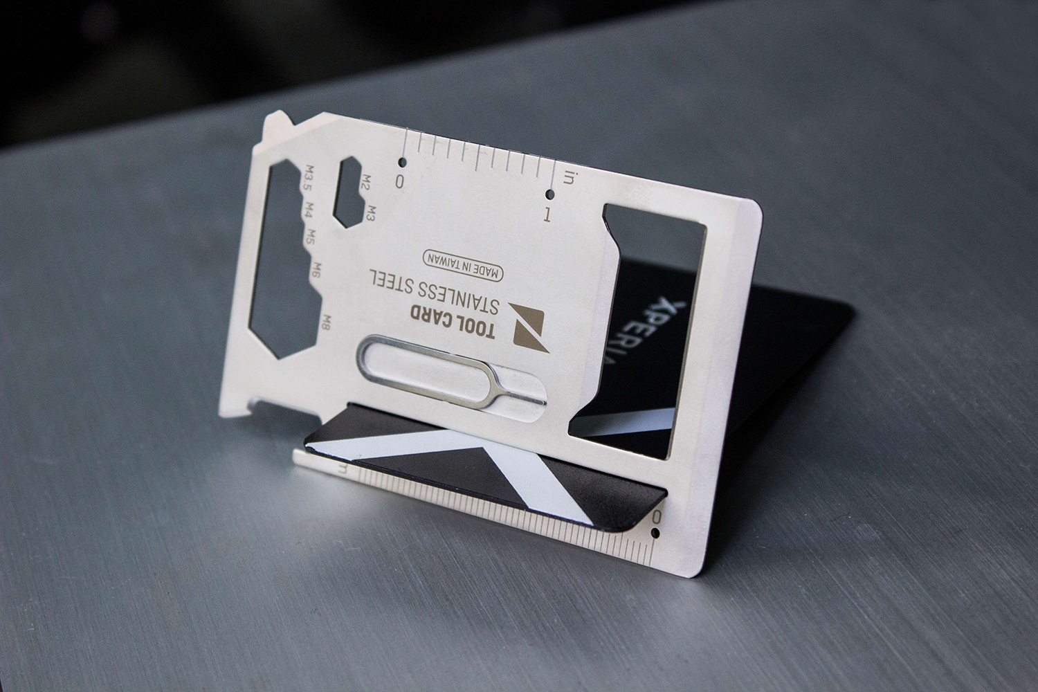 手機支撐架 需結合一張卡片