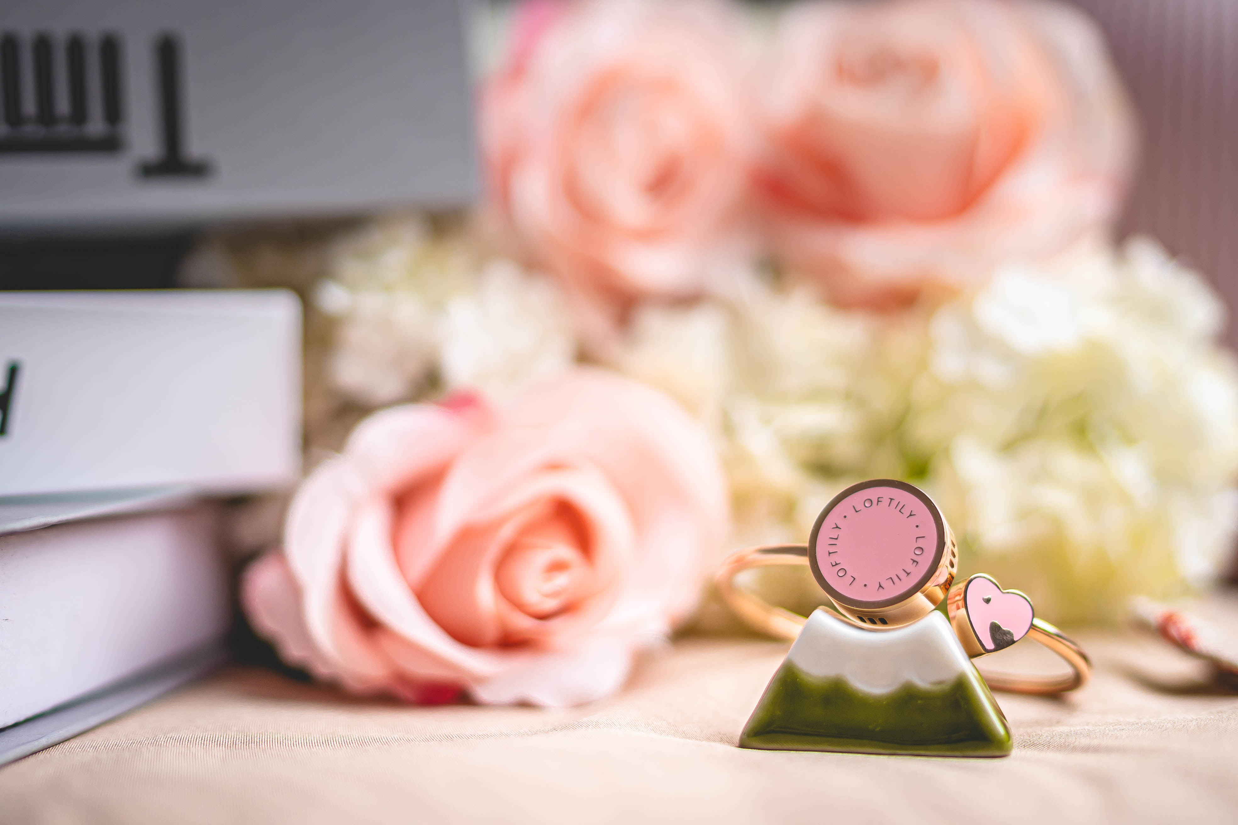 創意小物館 粉色系愛心薰香驅蚊鈦鋼手環 粉紅