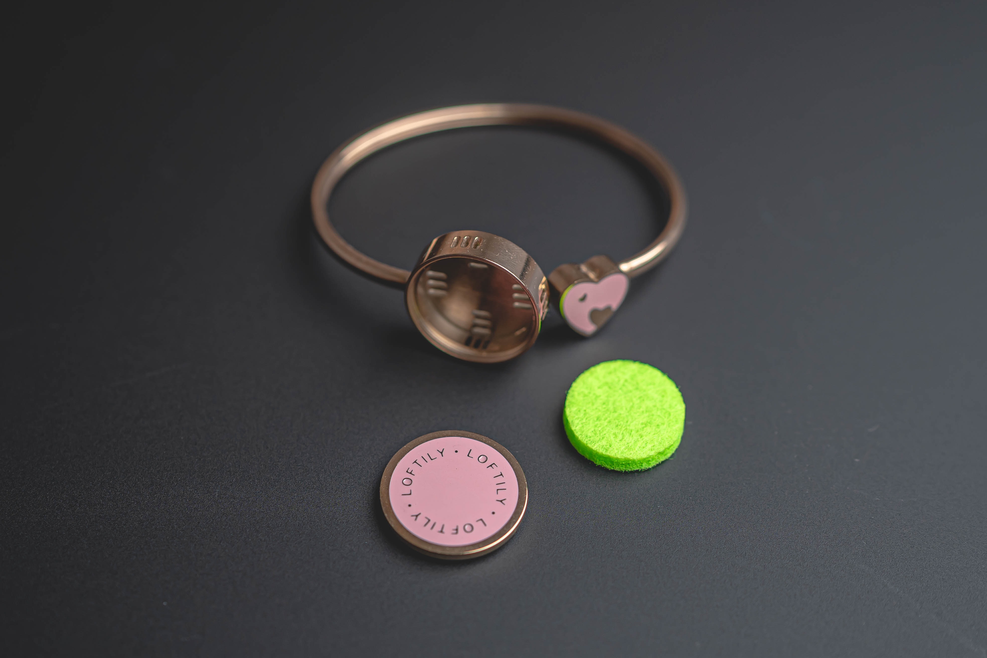 創意小物館 粉色系愛心薰香驅蚊鈦鋼手環 粉紅