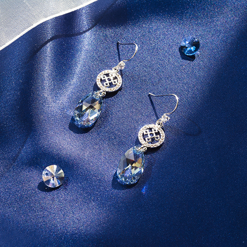 ADORN & FANCY 【希臘神話系列】Hera｜赫拉(淺銀藍水晶耳環)