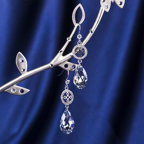 ADORN & FANCY 【希臘神話系列】Hera｜赫拉(淺銀藍水晶耳環)