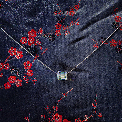 ADORN & FANCY  【花雨】白彩小立方水晶項鍊