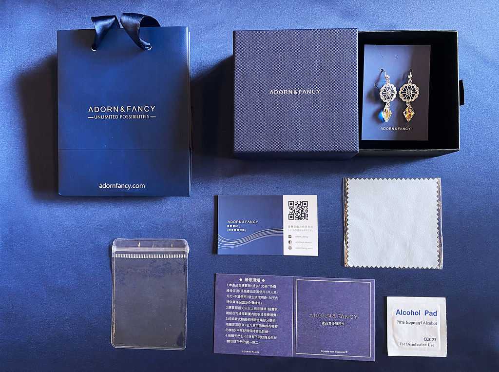 2000元以上之商品皆附有精美抽屜式包裝盒、售後保證卡、加厚夾鏈袋，適合送禮及收藏