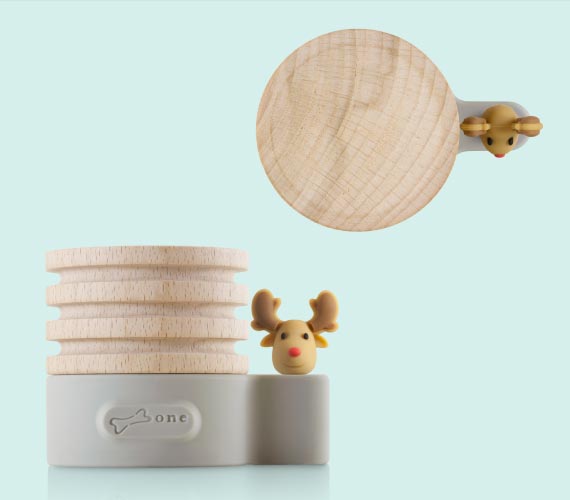 【可愛公仔療癒陪伴】 療癒可愛小公仔打造專屬於你的空間味道。建議使用方式：將精油點3~4滴在木頭凹槽處，精油味道會持續擴散香味。 (香味輕重因個人喜好斟酌滴入)