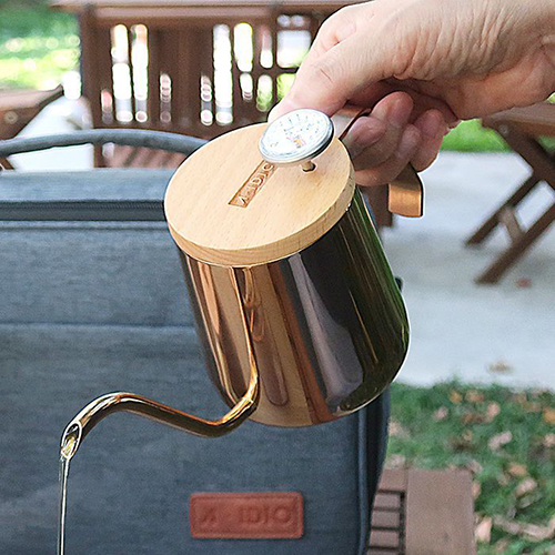 A-IDIO 人文時尚手沖細口壺350ml(含溫度計、木蓋)-香檳金