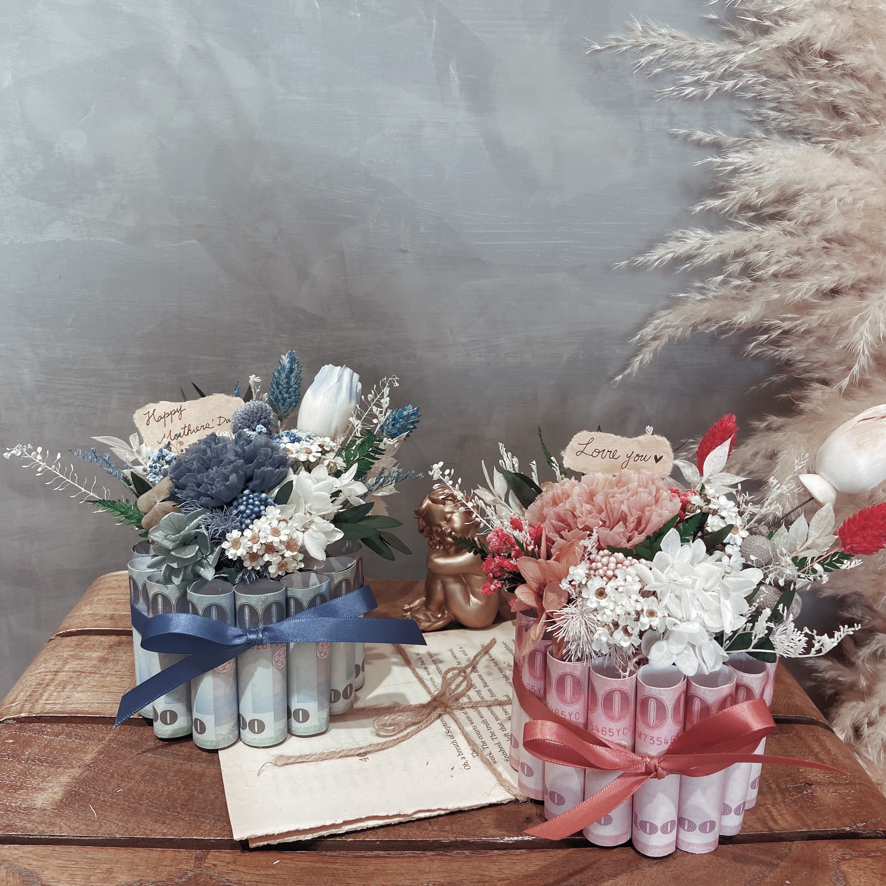 蒾蕗花藝 母親節溫馨花禮   康乃馨有錢蛋糕花  不凋花 乾燥花  (永生康乃馨-藍紫色)