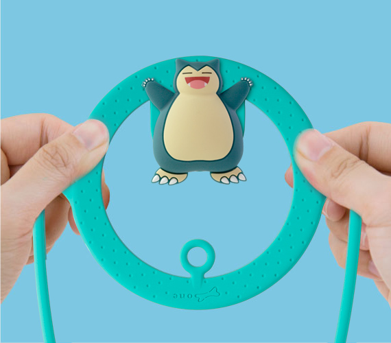 【環保矽膠，彈性綁帶】 通過歐盟RoHs無毒認證的環保矽膠材質，為地球盡一份心力；矽膠彈力特性加上環形設計，穩固抓緊飲料杯。