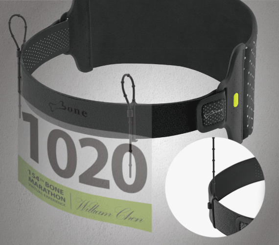 【附贈彈力「號碼綁」】 附贈彈力號碼綁，可調節長度，綁附馬拉松參賽使用的號碼布條，不用再讓別針破壞衣服