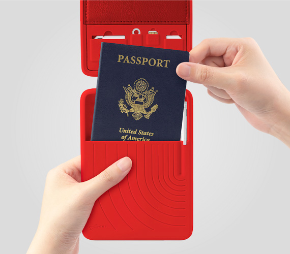 【立體收納，確實保護】
3D立體護照收納空間，易於拿取，保護重要護照與證件不弄髒、不折損