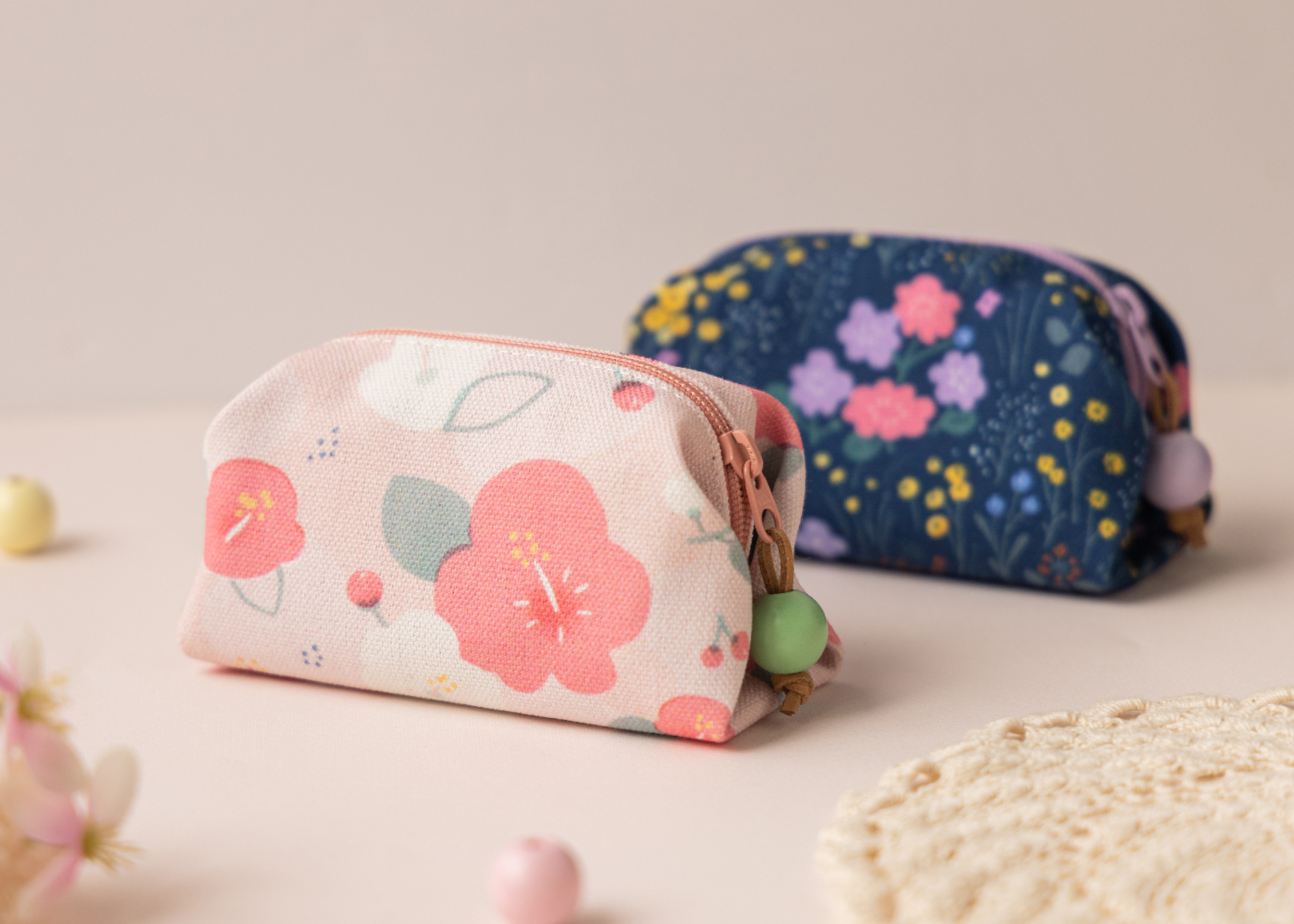 側邊交叉收摺車縫，增添可愛精緻的細節♡