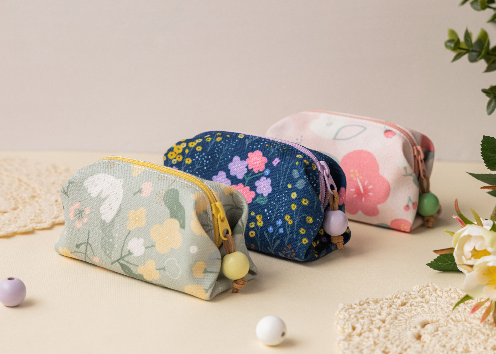 左起 : 抹茶冬之嵐 / 鄉間走走-湛藍 / 朱槿