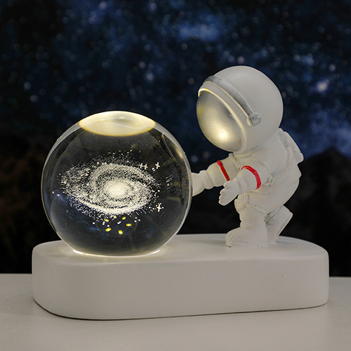 創意小物館 摯愛太空人水晶球小夜燈 銀河系
