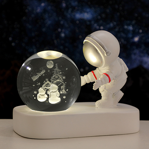 創意小物館 摯愛太空人水晶球小夜燈 雪人