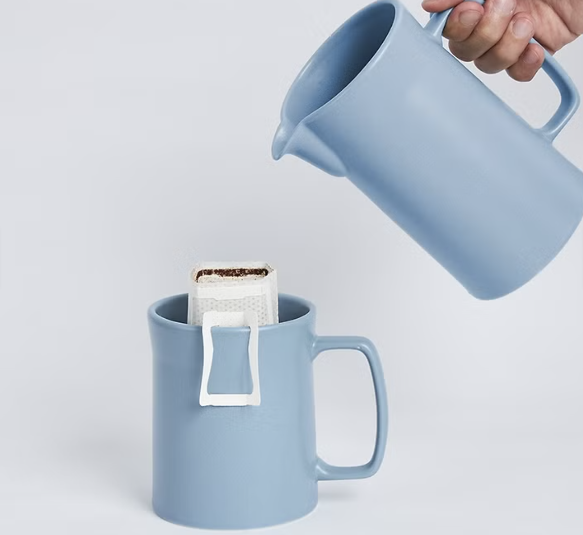 杯把好握易拿，出水順暢不倒流