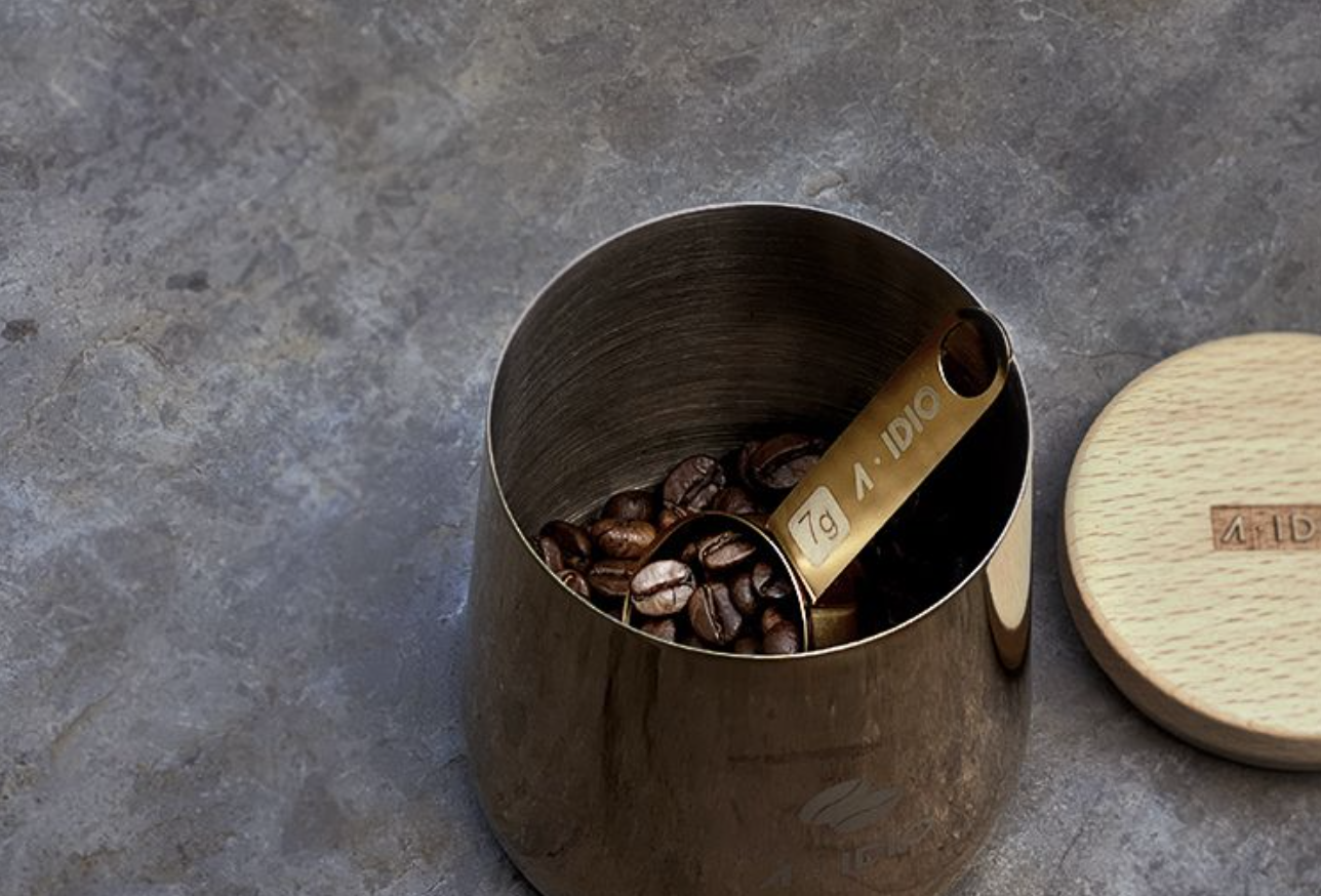 精緻小巧，可直接放入豆罐內