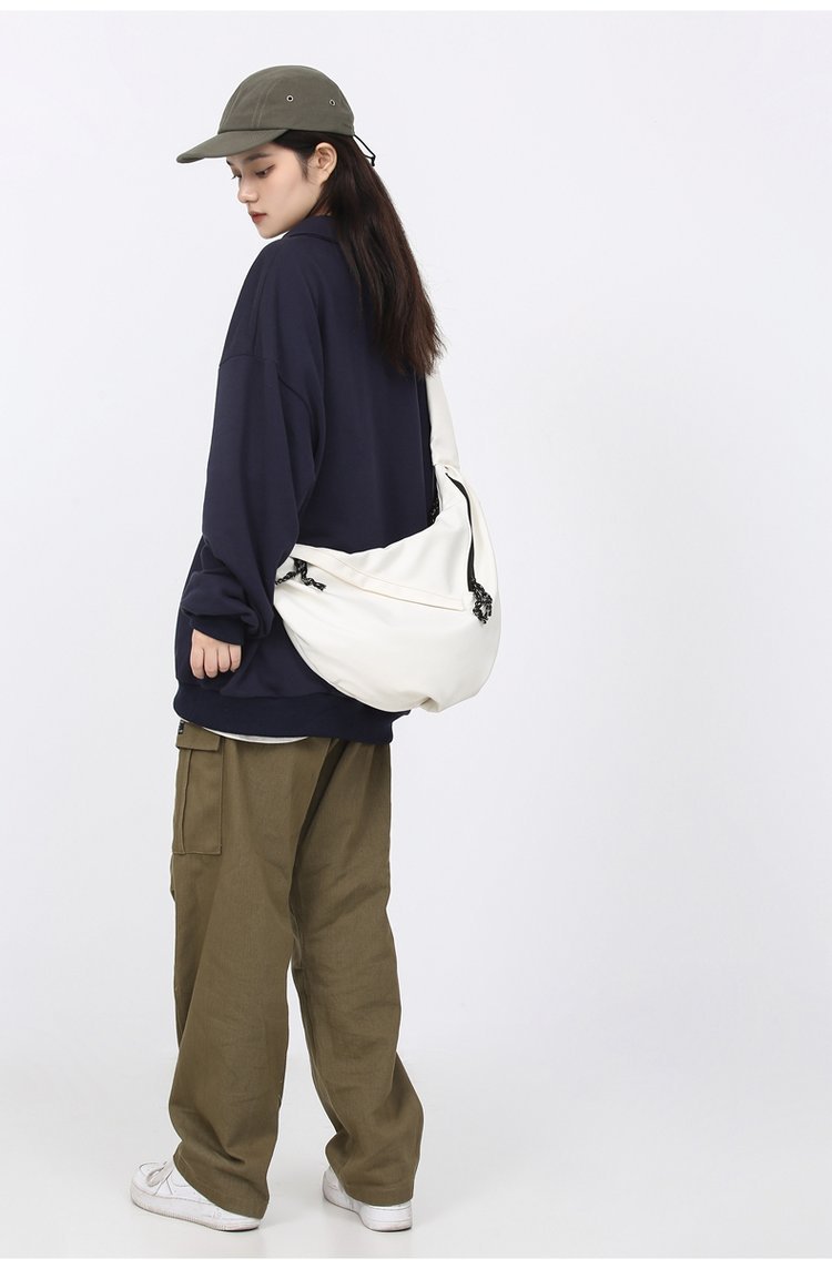 【11/3~12/31秋季85折優惠】家居生活雜貨舖 韓版休閒郵差包 白色