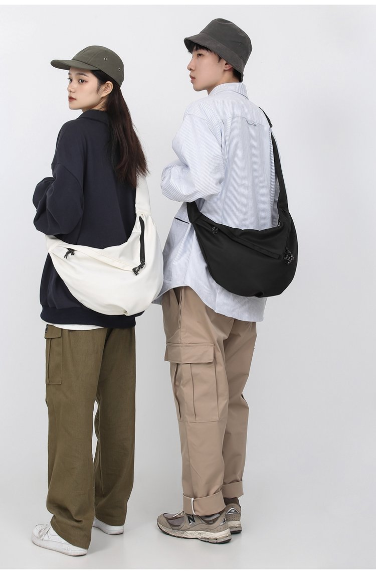 【11/3~12/31秋季85折優惠】家居生活雜貨舖 韓版休閒郵差包 白色