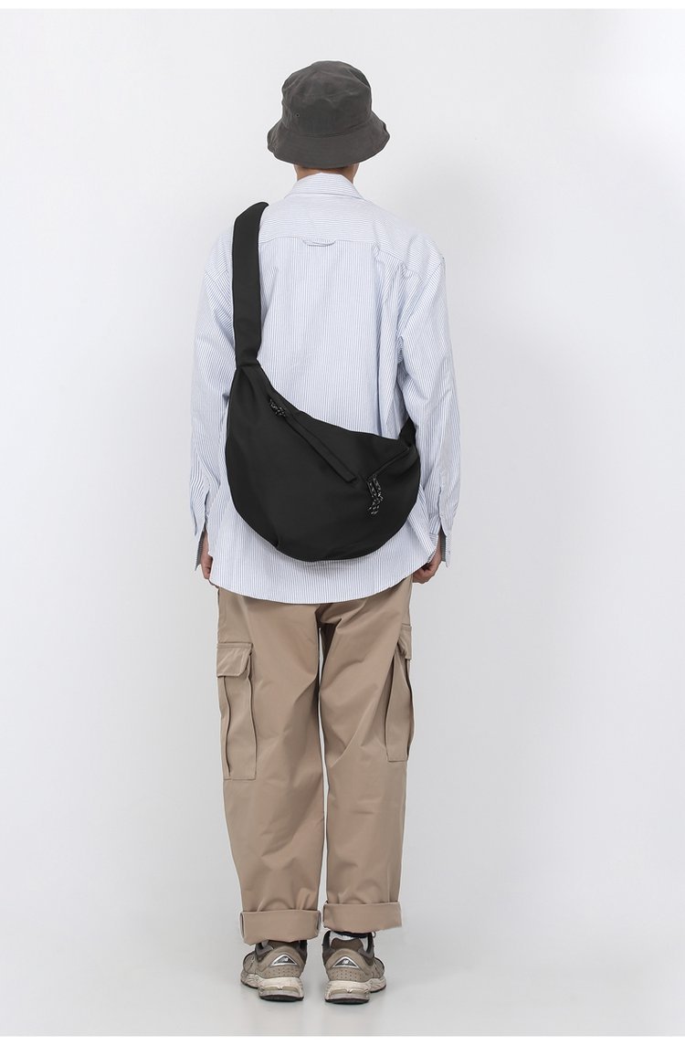 【11/3~12/31秋季85折優惠】家居生活雜貨舖 韓版休閒郵差包 黑色