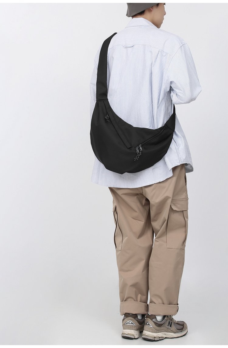 【11/3~12/31秋季85折優惠】家居生活雜貨舖 韓版休閒郵差包 黑色