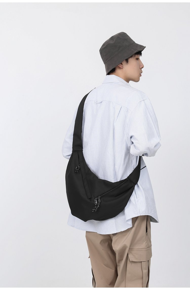 【11/3~12/31秋季85折優惠】家居生活雜貨舖 韓版休閒郵差包 黑色