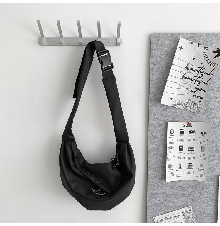 【11/3~12/31秋季85折優惠】家居生活雜貨舖 韓版休閒郵差包 黑色