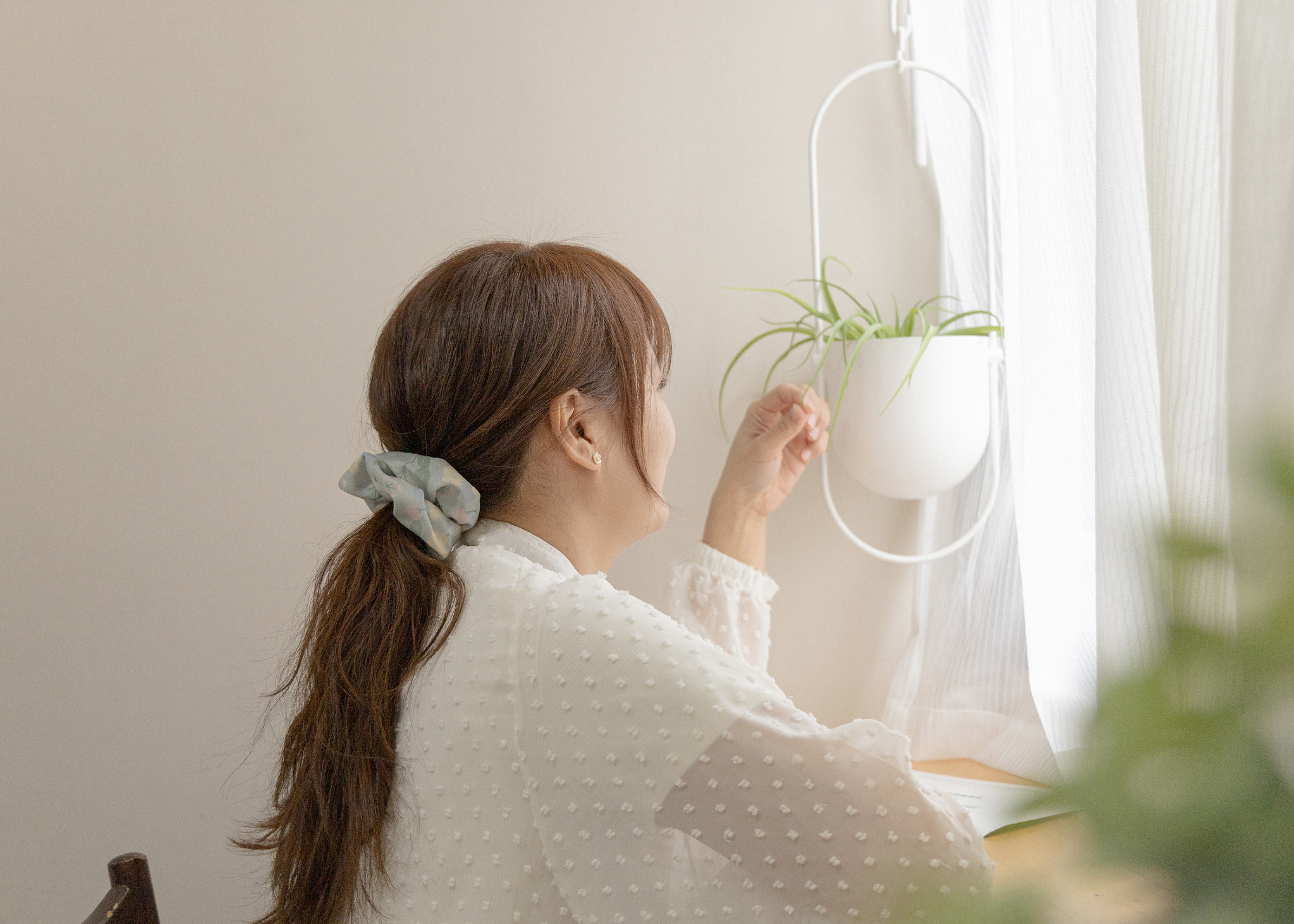 甜美花漾造型髮圈，長髮女孩必備～用輕柔亮麗的色彩為日常穿搭增添活潑的氛圍，有大小兩種尺寸，依據不同髮型選擇喜歡的花色吧♫