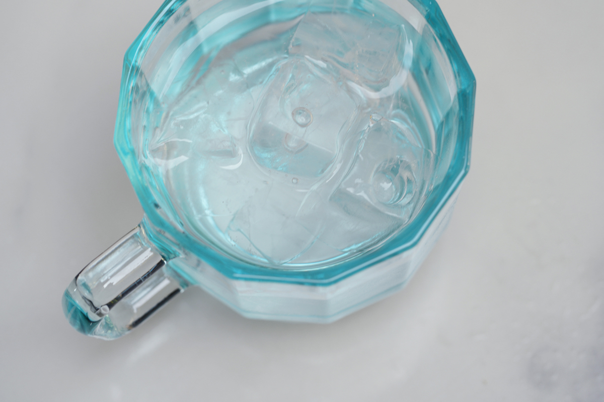 ＊玻璃杯因拍攝時光線強度不同、折射不同，顯色可能略有差異，介意者請謹慎購買。