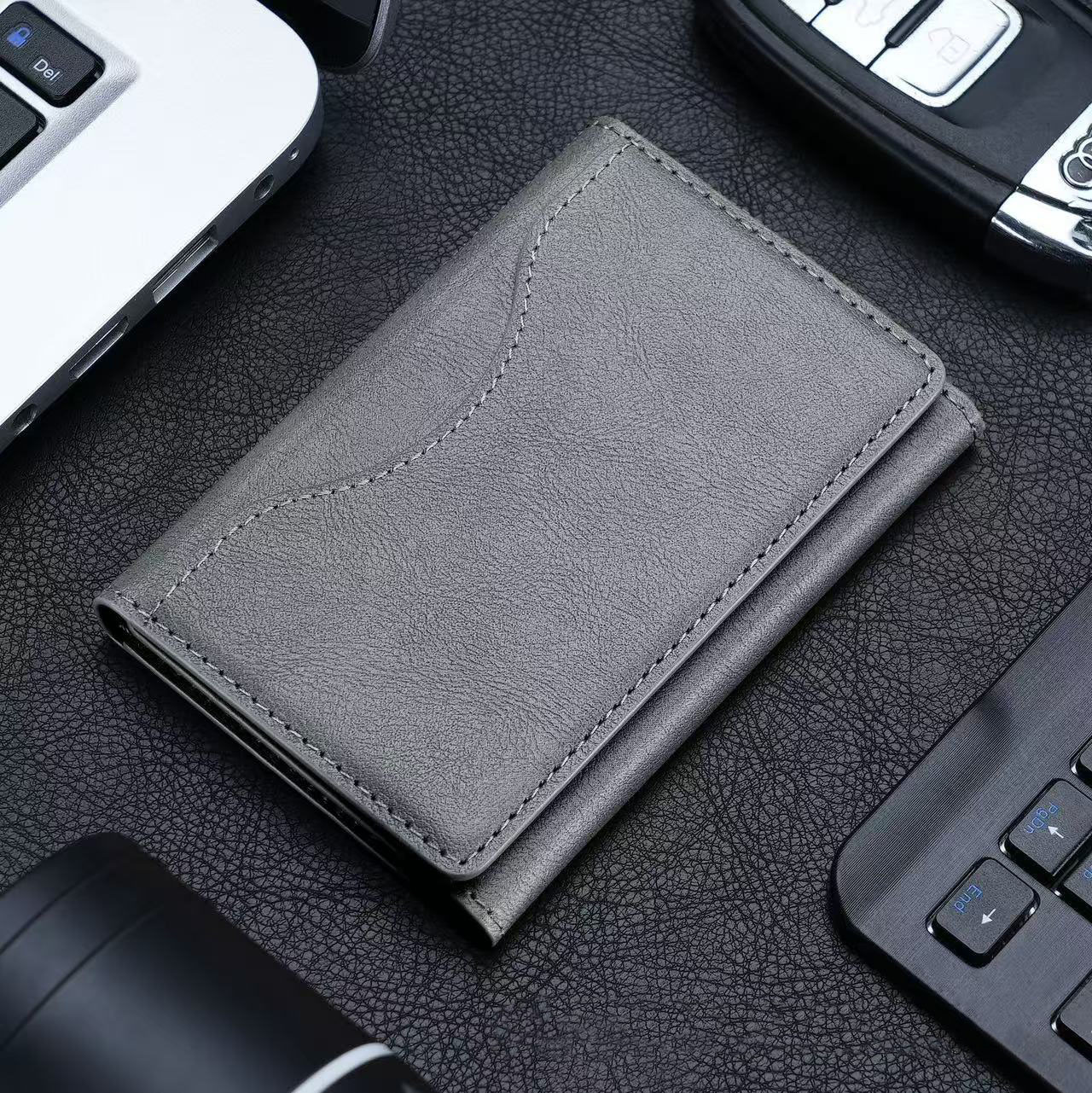 【挑戰全台最低價】創意小物館 magsafe iphone專用磁吸卡套支架 銀灰色